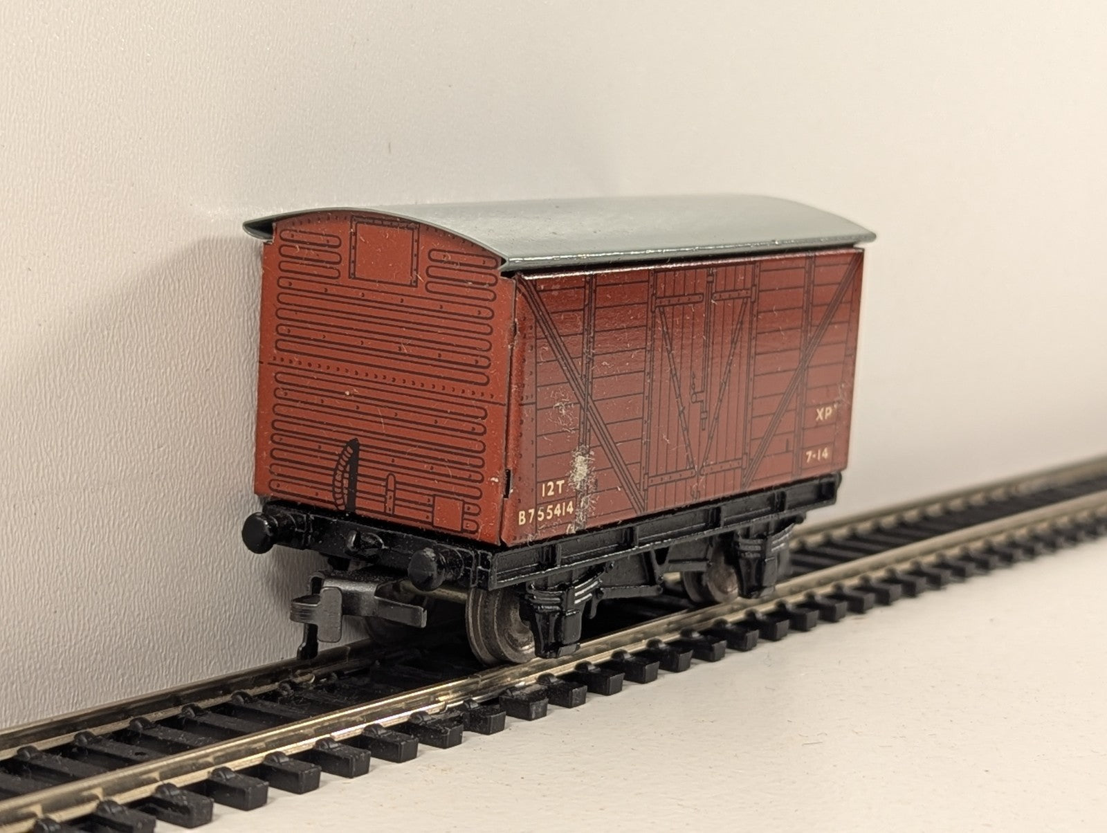 Hornby Dublo 32040 OO Gauge BR Brown D1 Goods Van - Boxed
