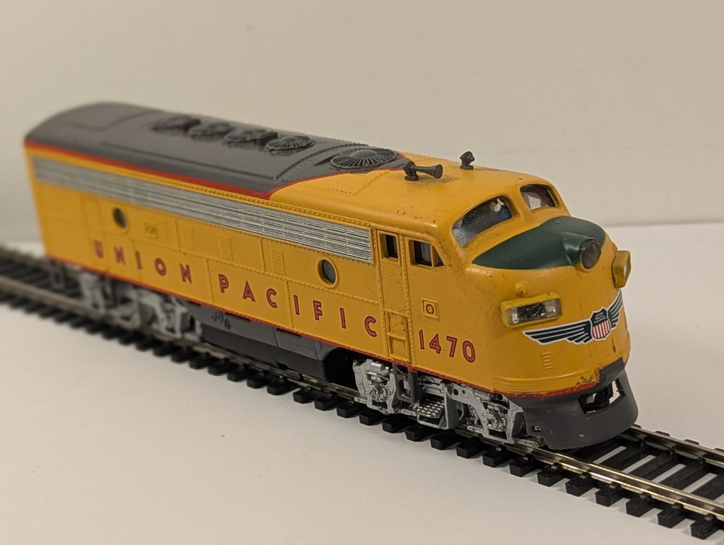 Bachmann HO Gauge EMD F9A Diesel Locomotive 1470 Union Pacific