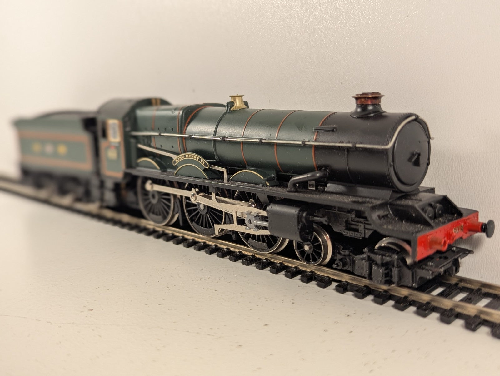 Hornby GWR King Class "King Henry VI" 4-6-0 Steam Locomotive OO Gauge
