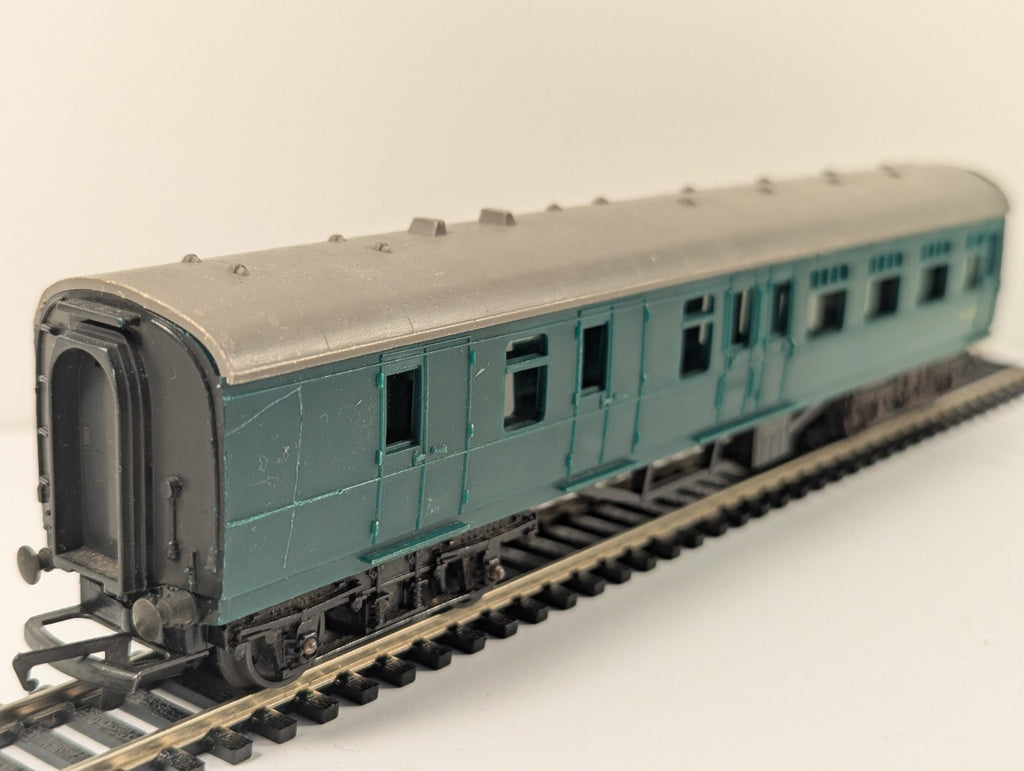 Tri-ang Hornby R622 OO Gauge BR Green Mk1 Corridor Composite Coach