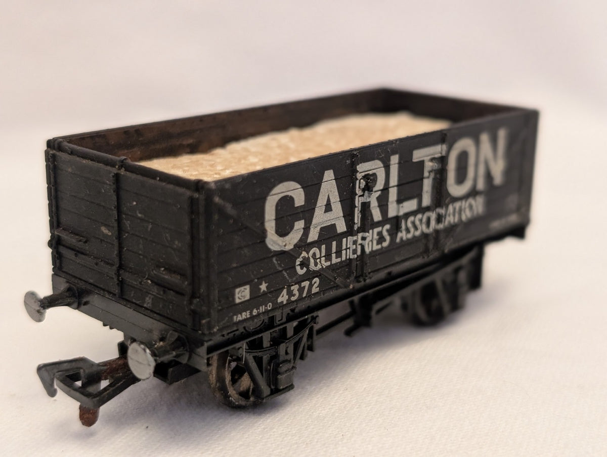 Airfix OO Gauge 7 Plank Wagon Carlton Collieries Association Goods