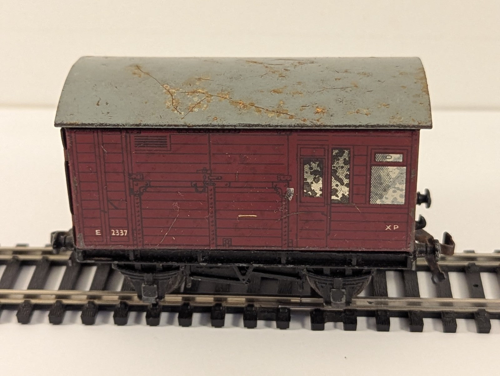 Hornby Dublo 32060 OO Gauge BR Red Horse Box - Rusted Roof