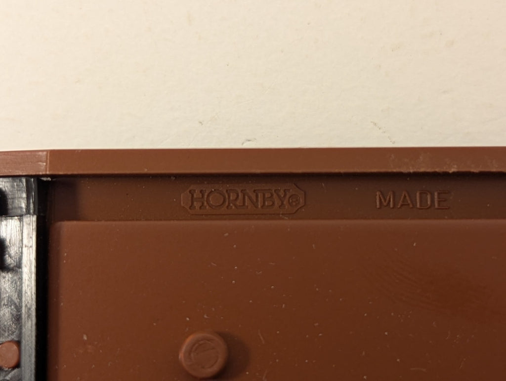 Hornby OO Gauge Lowmac Wagon Goods Wagon E260864 BR Bauxite