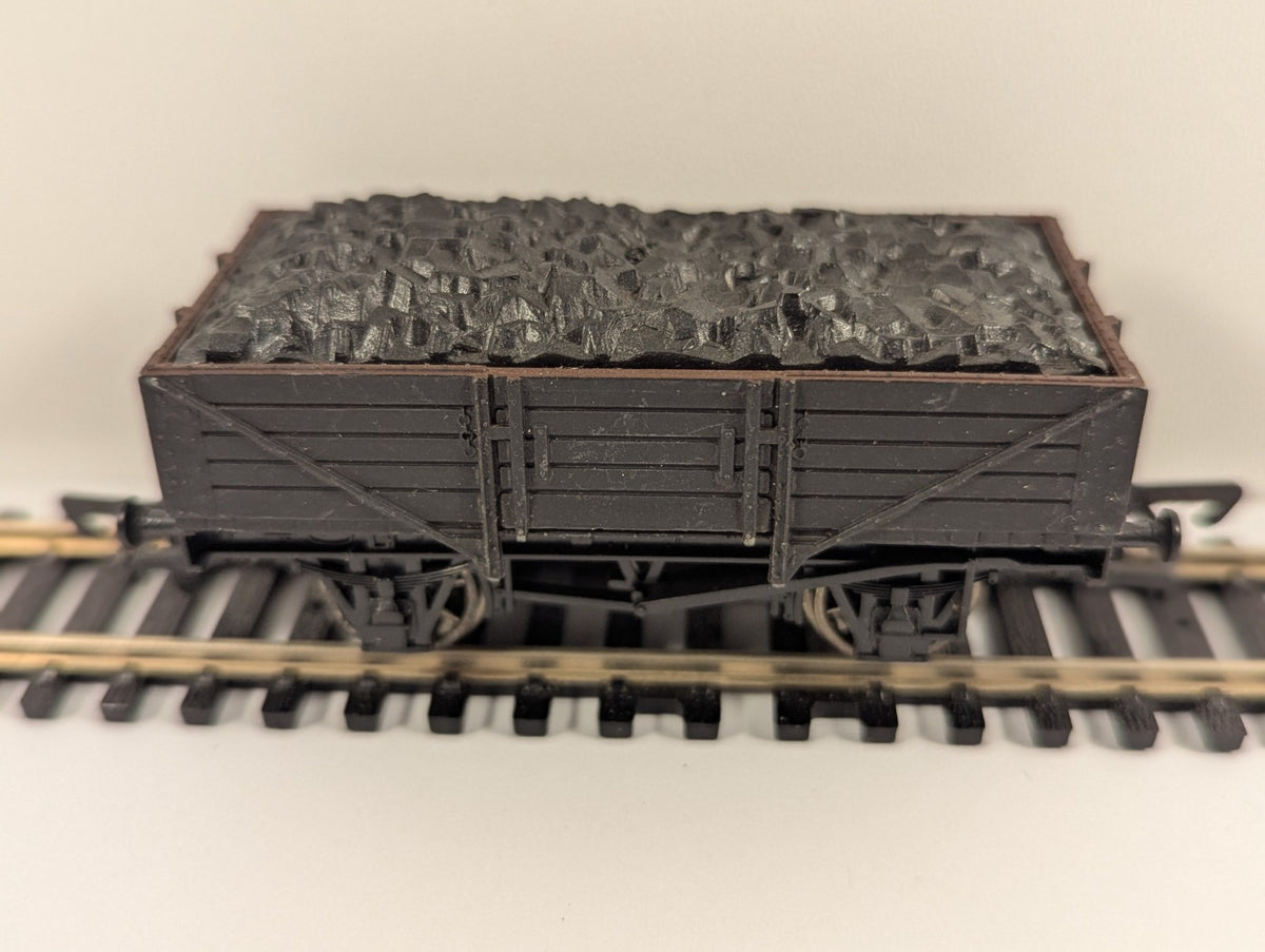 Dapol OO Gauge 7-Plank Open Wagon – Unpainted with Load