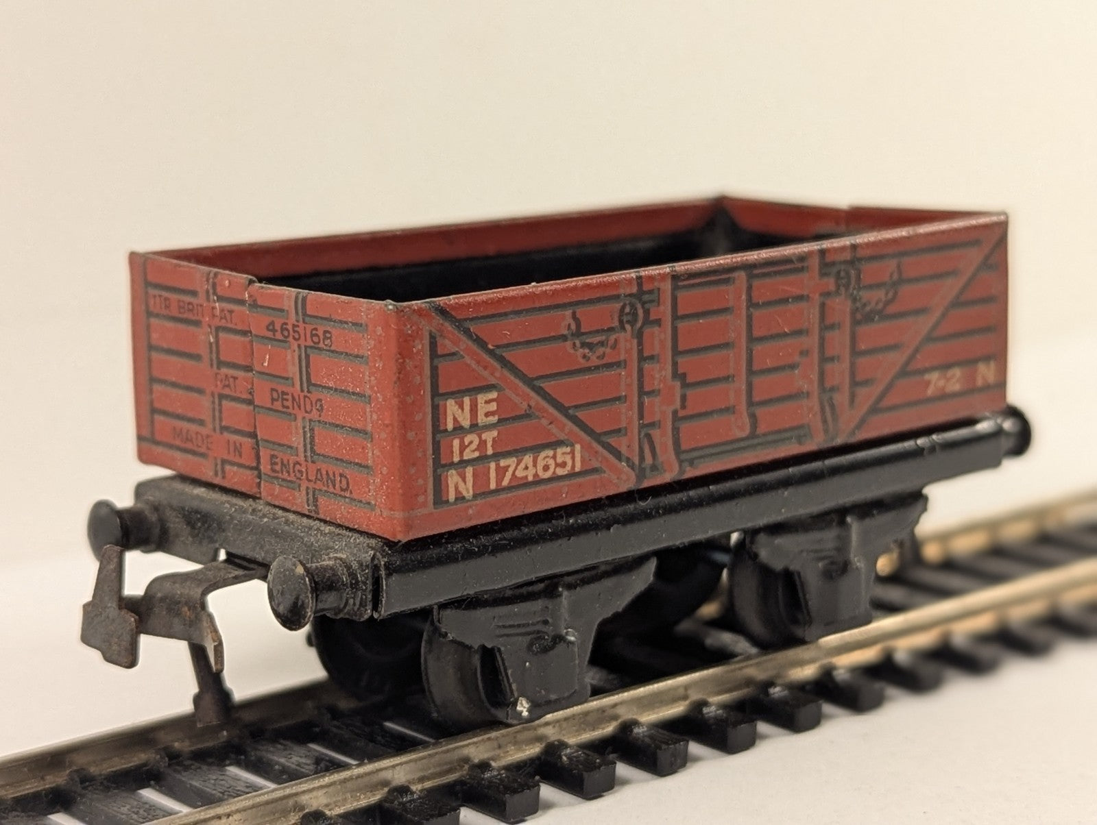 Trix Twin Railways 465168 LNER 5-Plank Open Wagon OO Gauge