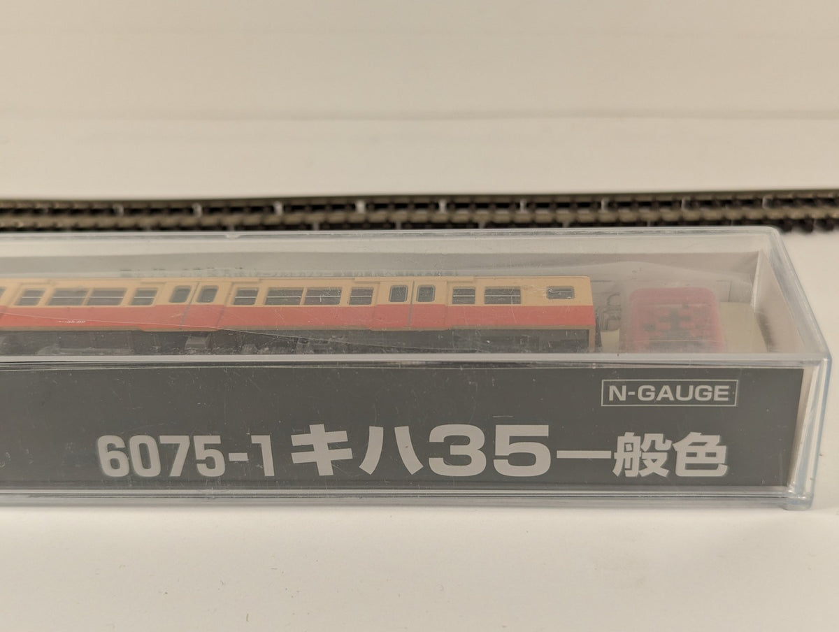 Kato N Gauge JNR Class KiHa 35 Diesel Railcar KiHa 35 89 JNR General Colour
