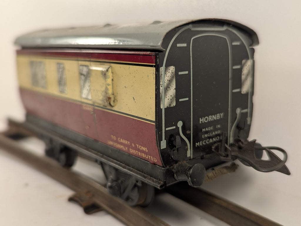 Hornby O Gauge No. 51 Passenger Brake Van Rolling Stock BR Crimson and Cream