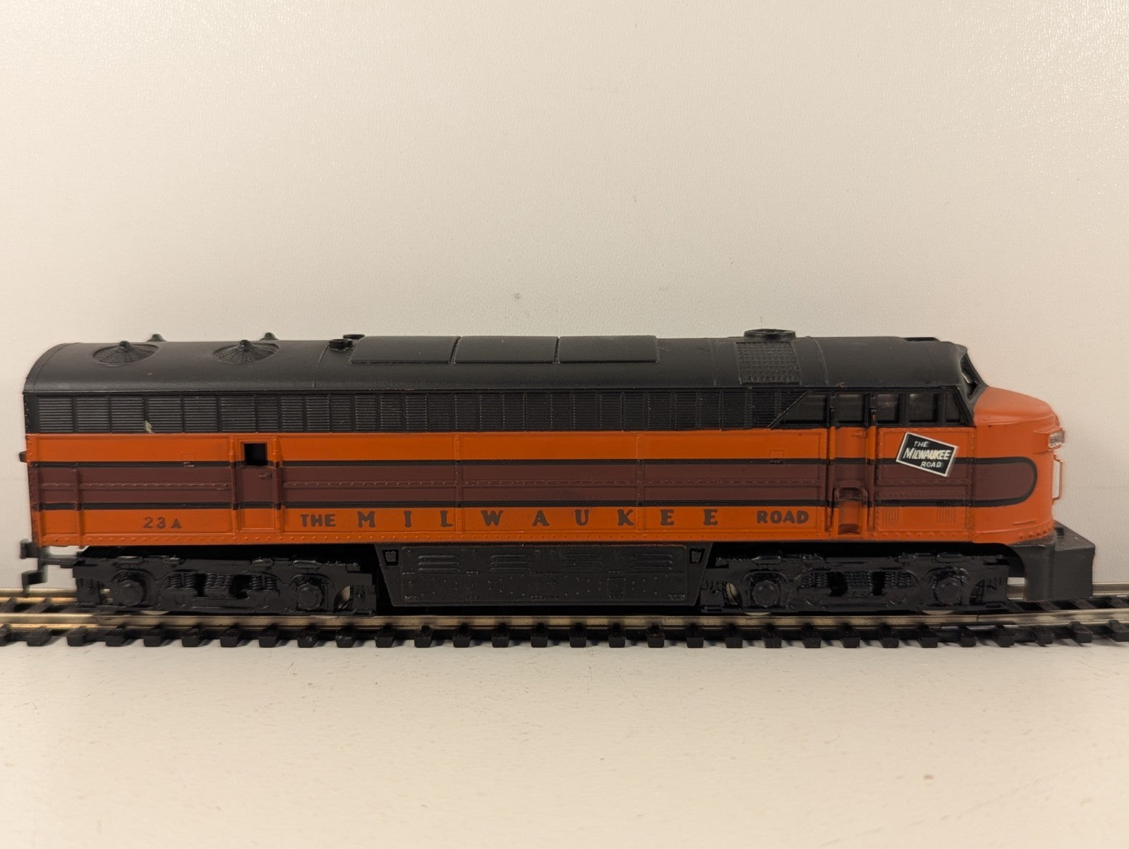 Tempo Fairbanks Morse  C-Liner Diesel Dummy Locomotive - Missing Front Coupler