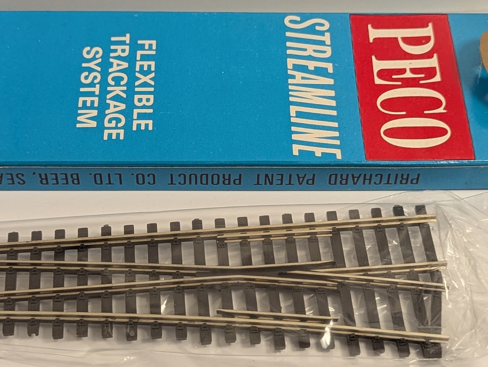Peco SL-E88X OO Gauge Large Radius Right Hand Point