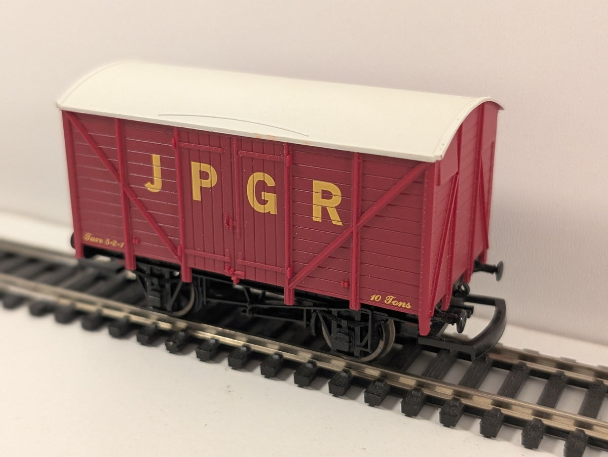 Hornby JPGR 10T Vent Van