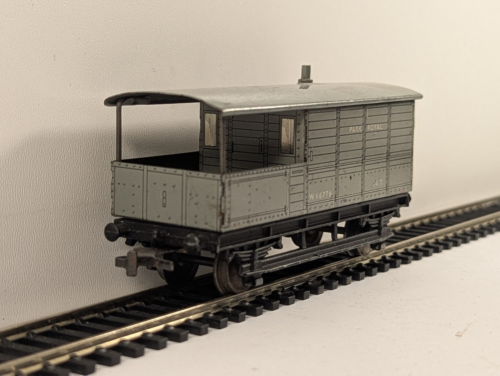 Hornby Dublo 4312 OO Gauge BR 14T Toad Brake Van