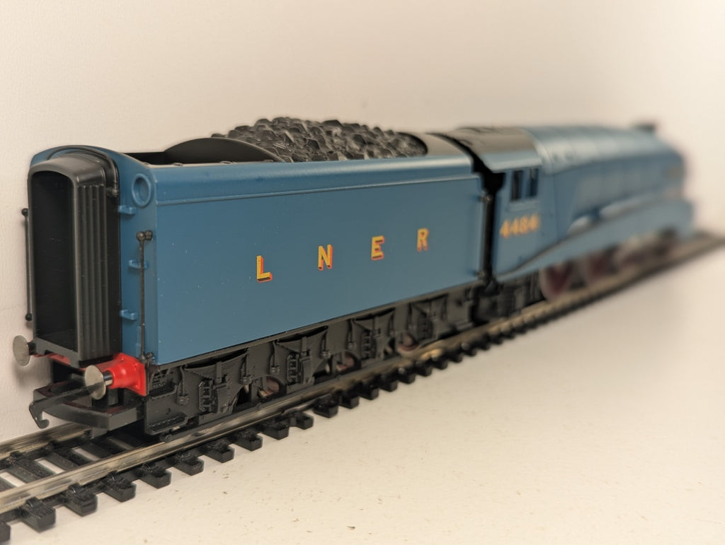 Hornby R2779 DCC Ready LNER Class A4 Pacific Falcon - Boxed