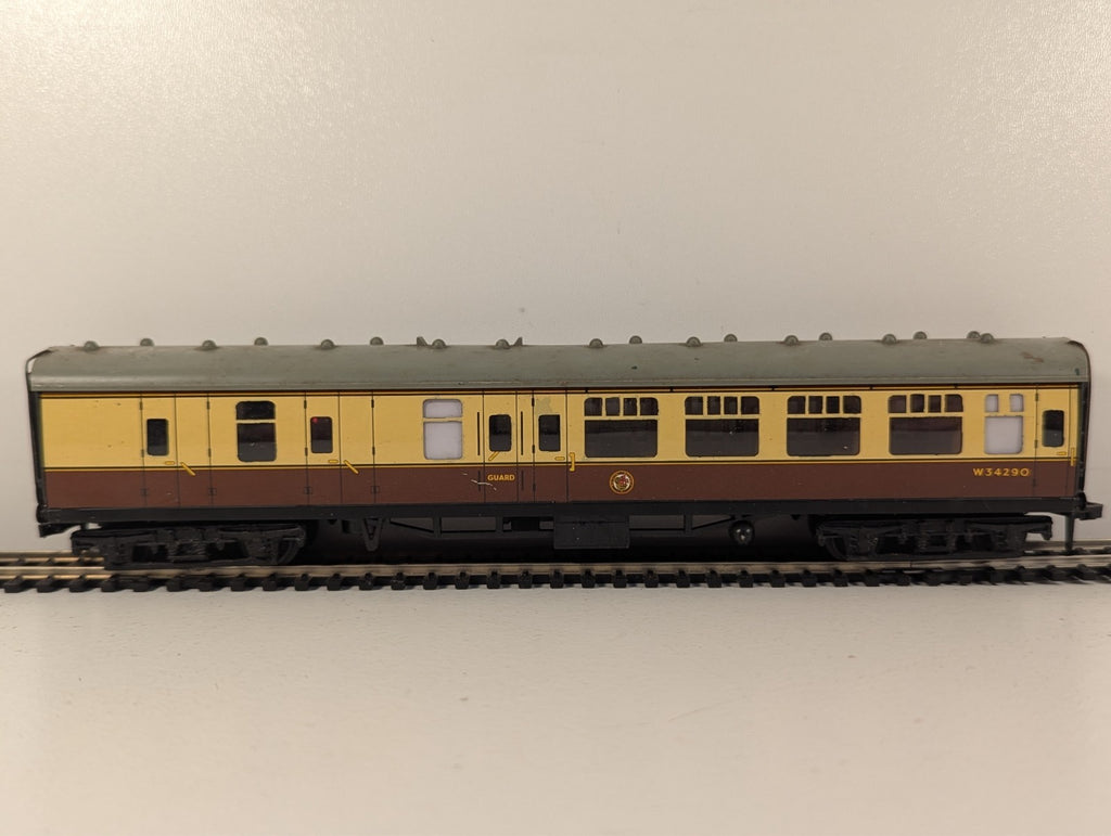 Hornby Dublo OO Gauge 4051 W.R. Corridor Brake/Second Coach