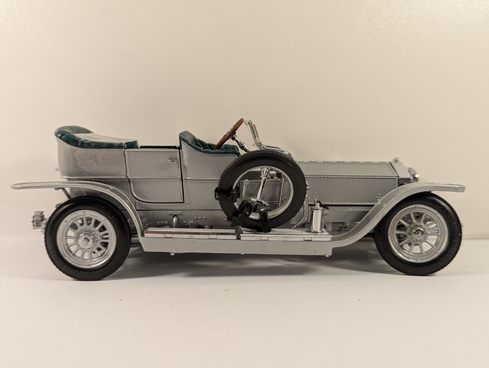 Franklin Mint 1907 Rolls-Royce Silver Ghost - Needs TLC