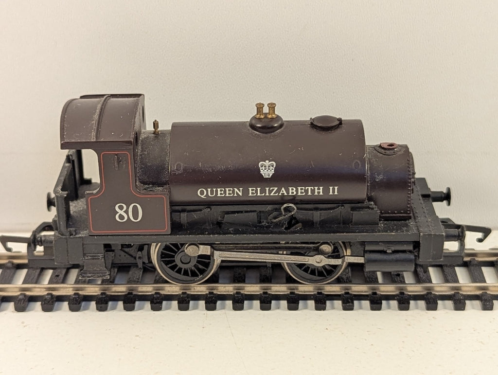 Hornby R2597 OO Gauge Queen Elizabeth II Collectors Club Missing Chimney