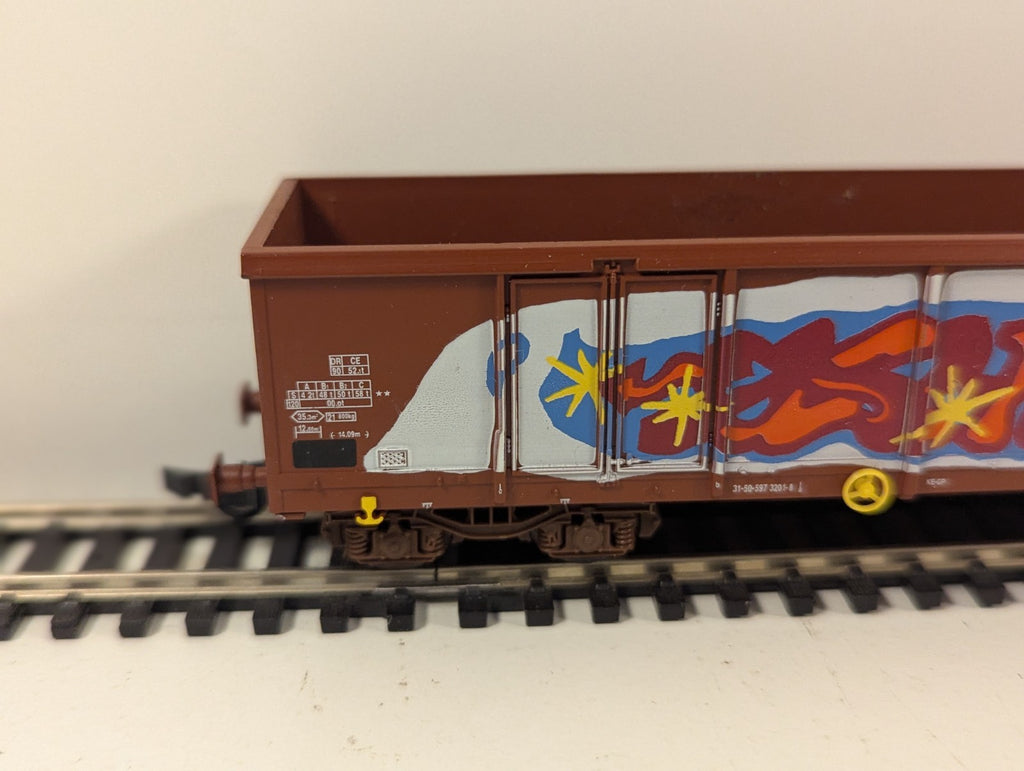 Lima HO Gauge DR Eas High-Sided Open Wagon – Graffiti