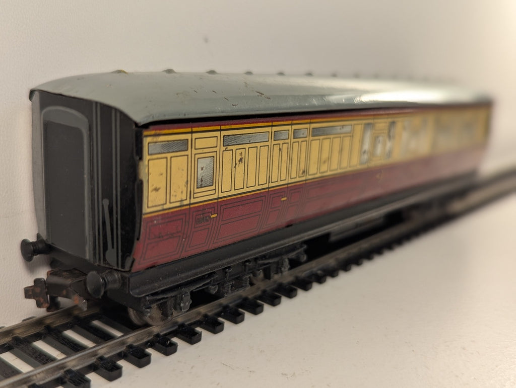Hornby Dublo OO Gauge Tinplate Coach No. E45402E