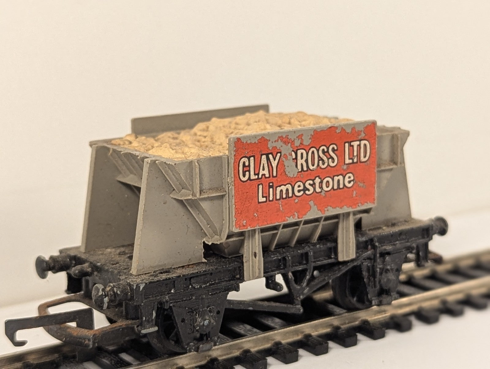 Wrenn OO Gauge W5005 Clay Cross Ltd Limestone Hopper Wagon