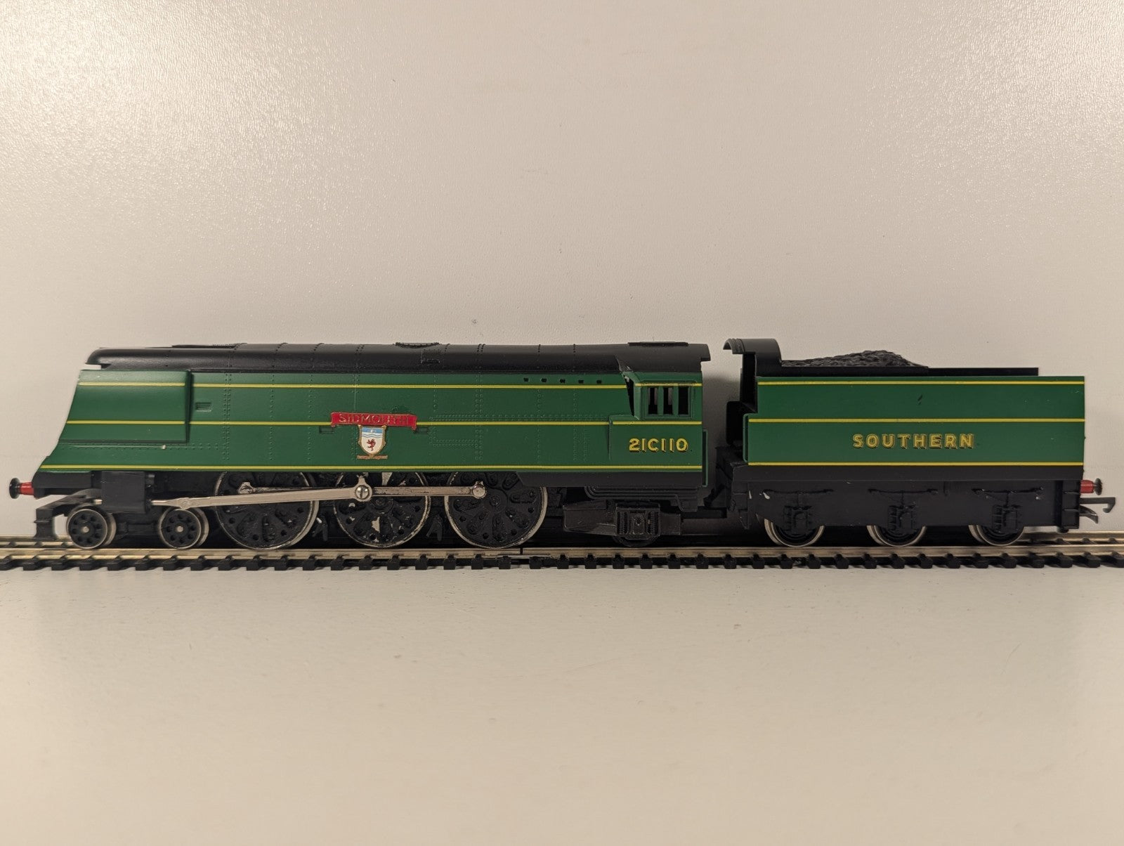 Hornby OO Gauge West Country Class 'Sidmouth' Steam Locomotive 21C110