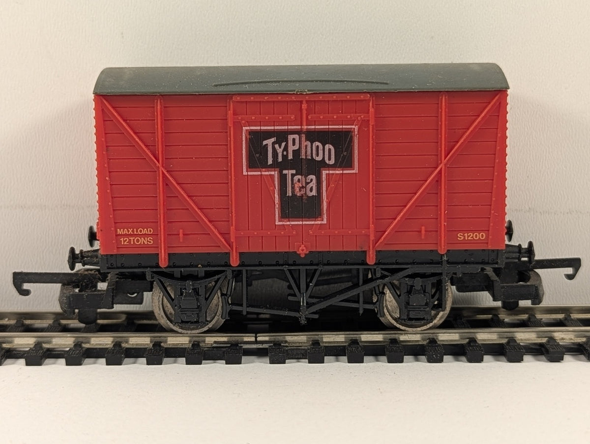 Lima OO Gauge Ty.Phoo Tea Box Van Goods Wagon S1200 Ty.Phoo Tea Red 30 5601 W
