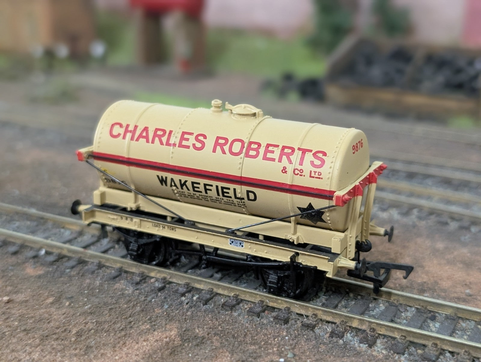 Bachmann 37-650K OO Gauge 14 Ton Tank Wagon Charles Roberts Collectors Club
