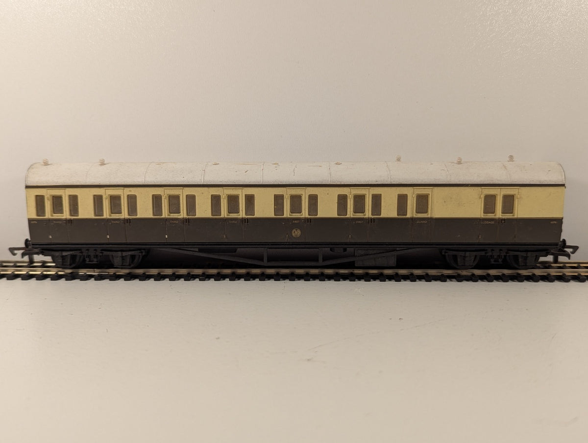 Mainline OO Gauge GWR Brake Third Coach Chocolate & Cream