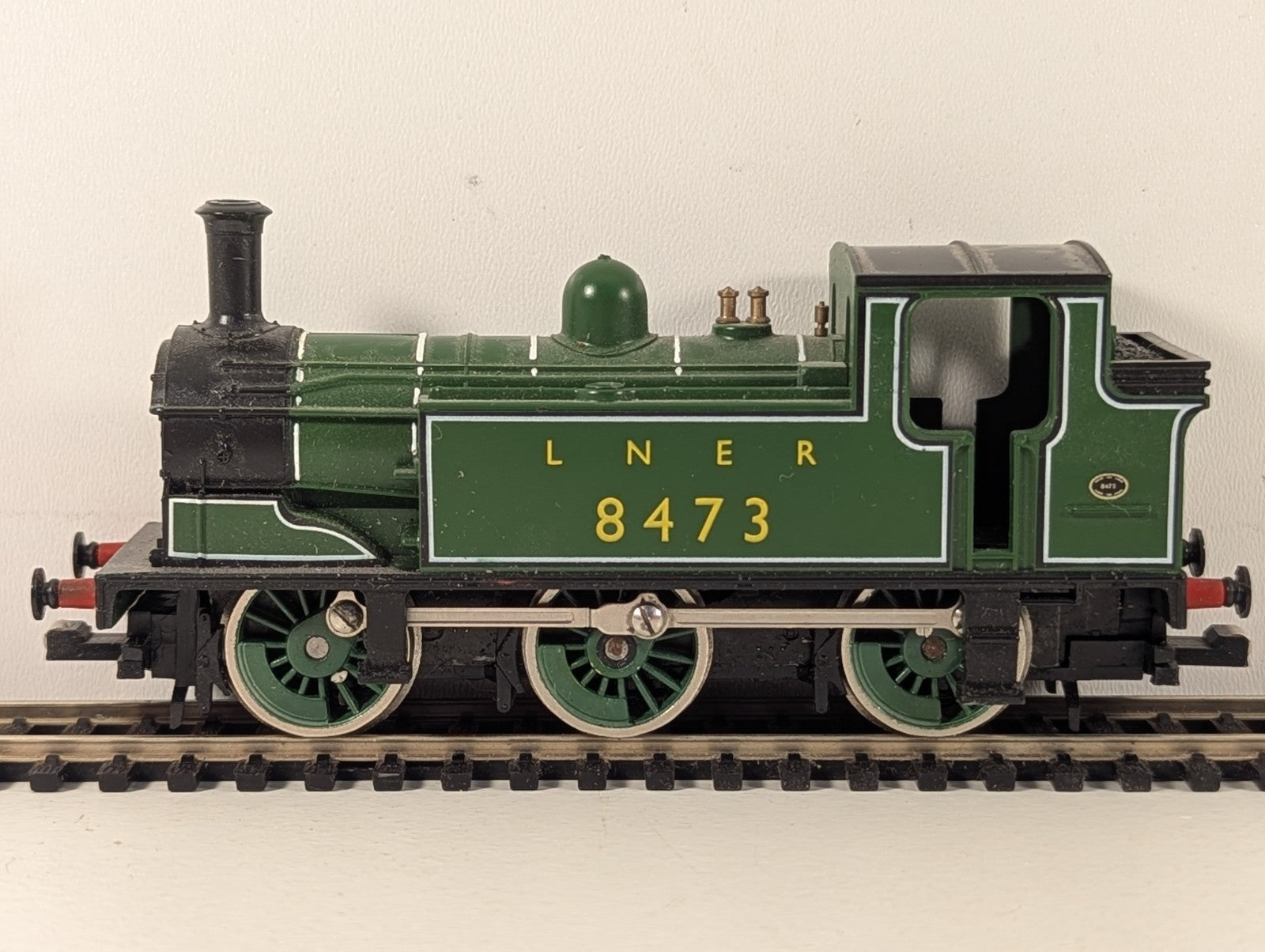 Hornby R316 LNER Class J83 0-6-0 Tank Locomotive OO Gauge - Wrong Couplings