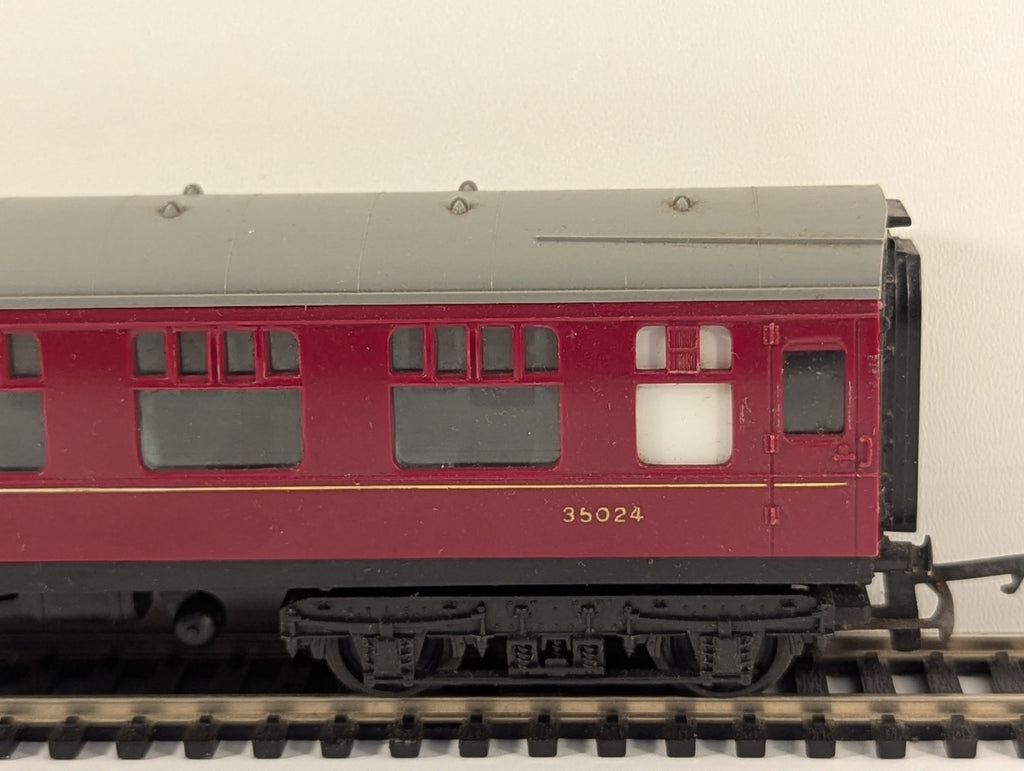 Tri-ang OO Gauge BR Mk1 Brake Coach Maroon