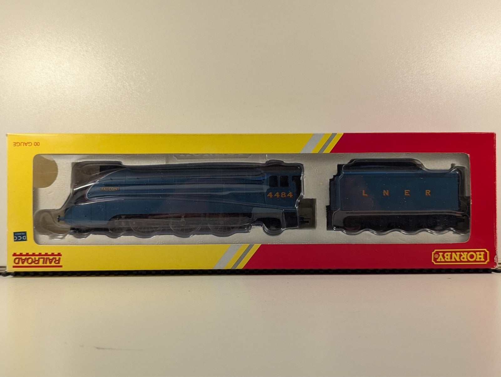 Hornby R2779 DCC Ready LNER Class A4 Pacific Falcon - Boxed
