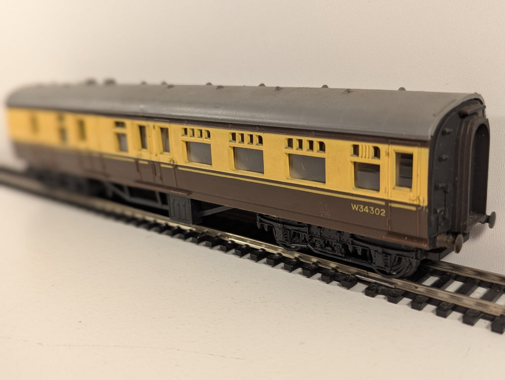 Tri-ang R329 OO Gauge BR Mk1 Brake Second Coach W34302