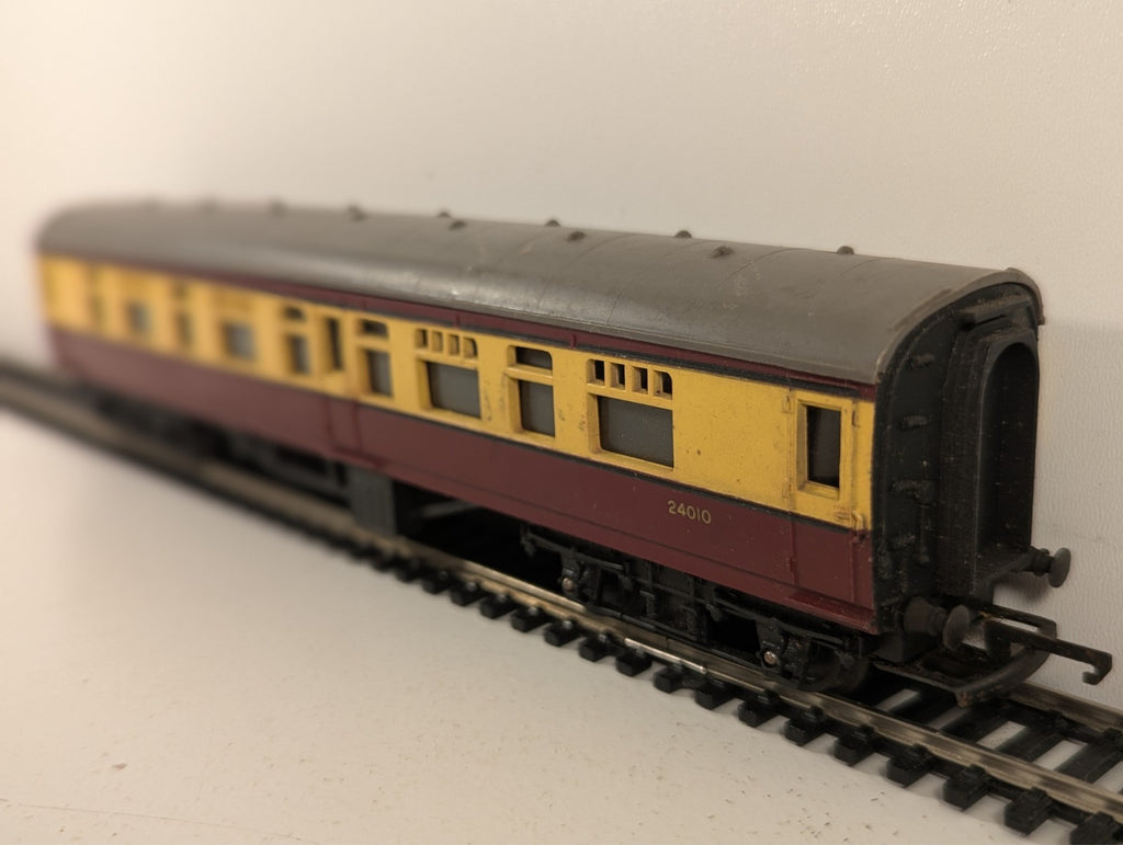 Tri-ang R29 OO Gauge British Railways Main Line Composite Coach