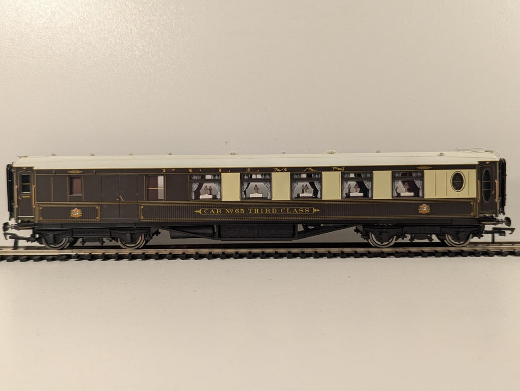 Hornby R4150 Pullman 3rd Class Brake 'Car No.65 Third Class' - Working Lights
