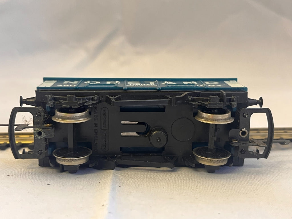 Hornby R220 OO Gauge Norstand Limited Grimsby 20 Ton Mineral Wagon