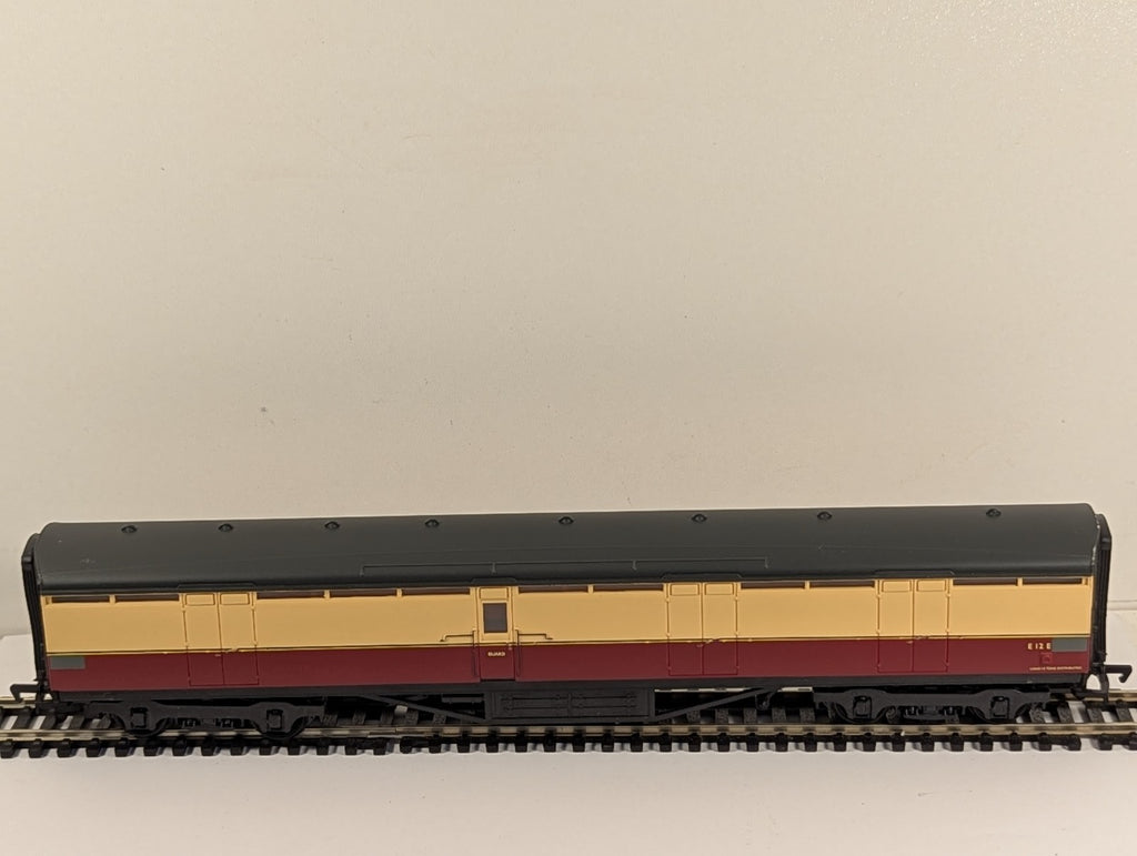 Bachmann 63ft Thompson BG Full Brake Crimson & Cream OO Gauge Boxed