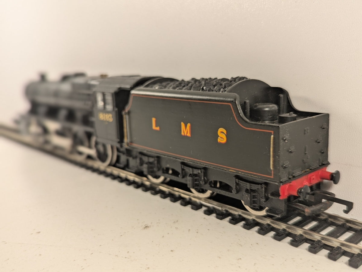 Hornby R315 OO Gauge LMS Class 8F 2-8-0 Steam Loco 8193 - Wrong Tender