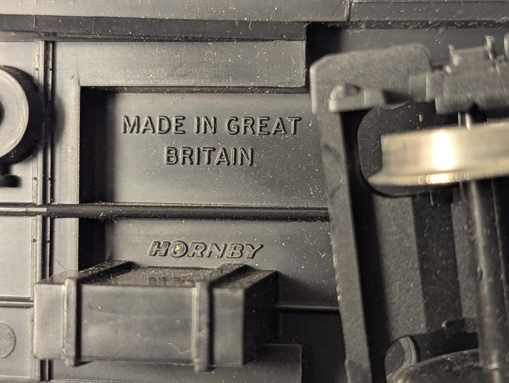 Hornby OO Gauge LNER Composite Coach Passenger Coach 4237 LNER Teak R433