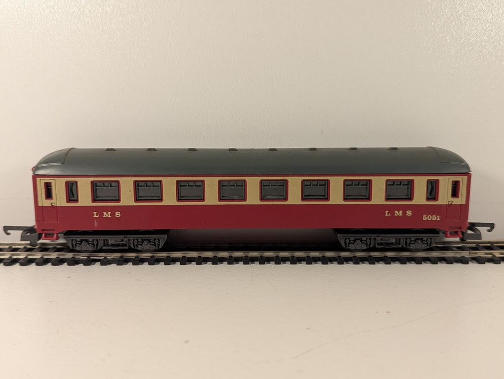 Lima HO Gauge LMS Red & Cream Passenger Coach