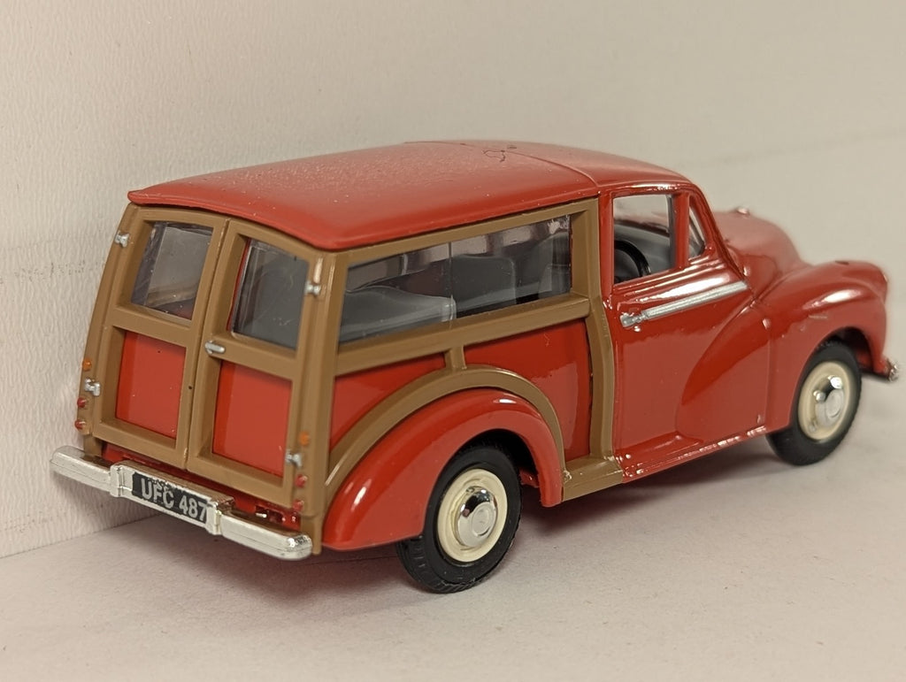 Vanguards 1:43 Morris Traveller Die-cast Model Car UFC 487 Red VA10006