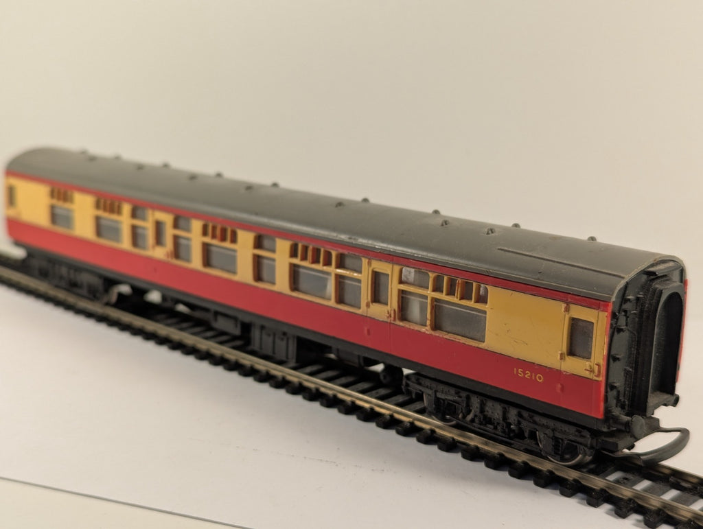 Hornby Railways OO Gauge BR Crimson and Cream composite Coach boxed