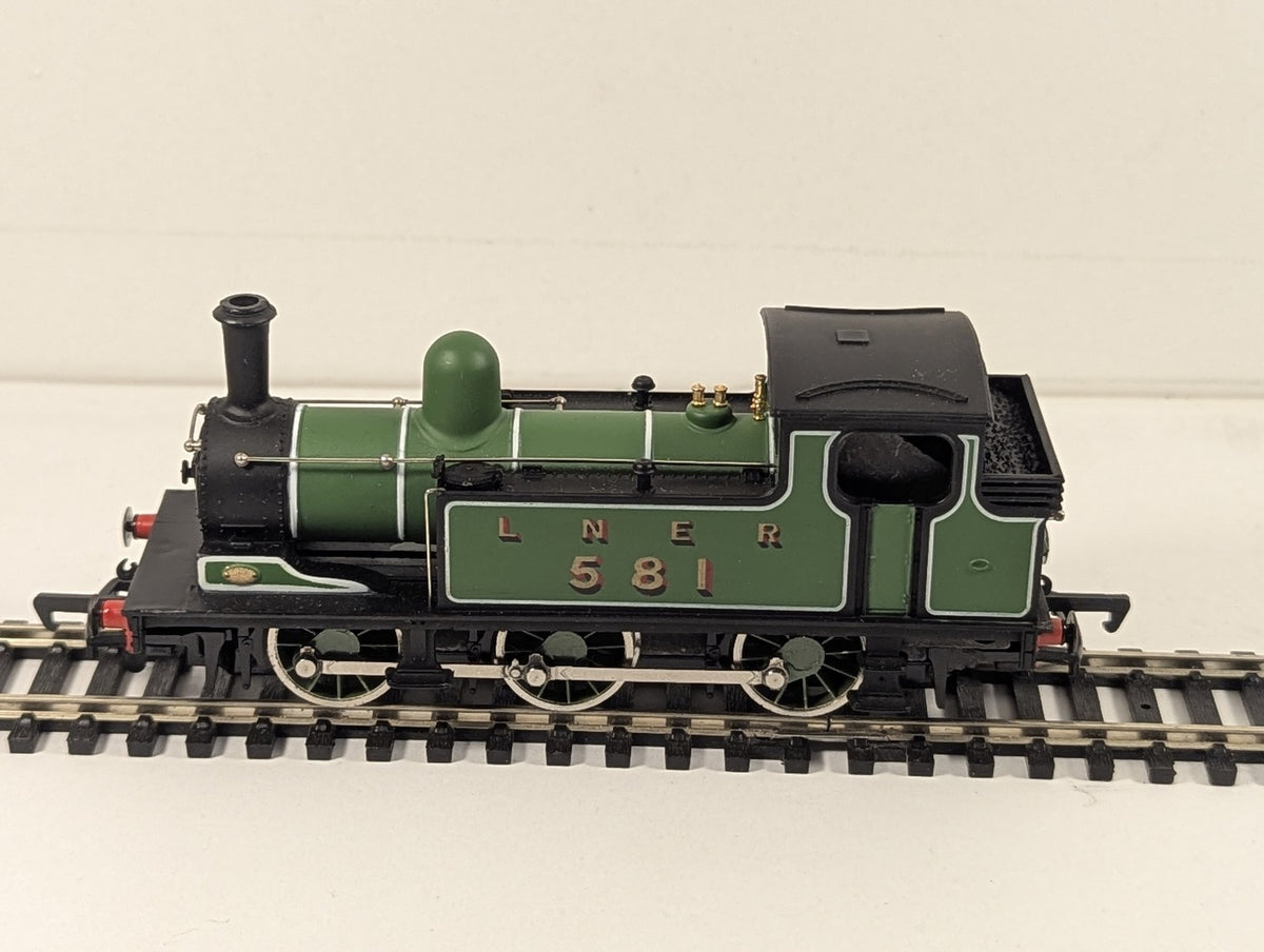 Mainline OO Gauge Class J72 0-6-0T Steam Locomotive 581 LNER Green 37-054
