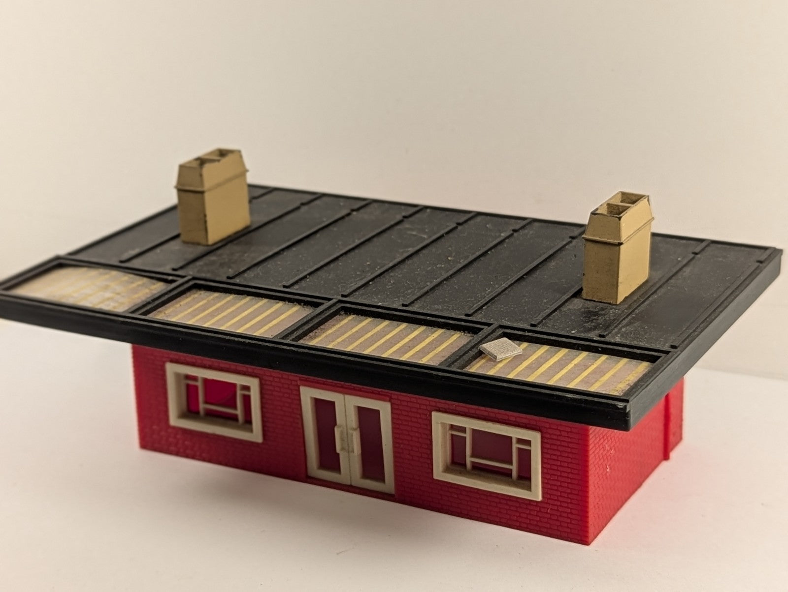 Tri-ang Hornby R473 OO Gauge Modern Ticket Office
