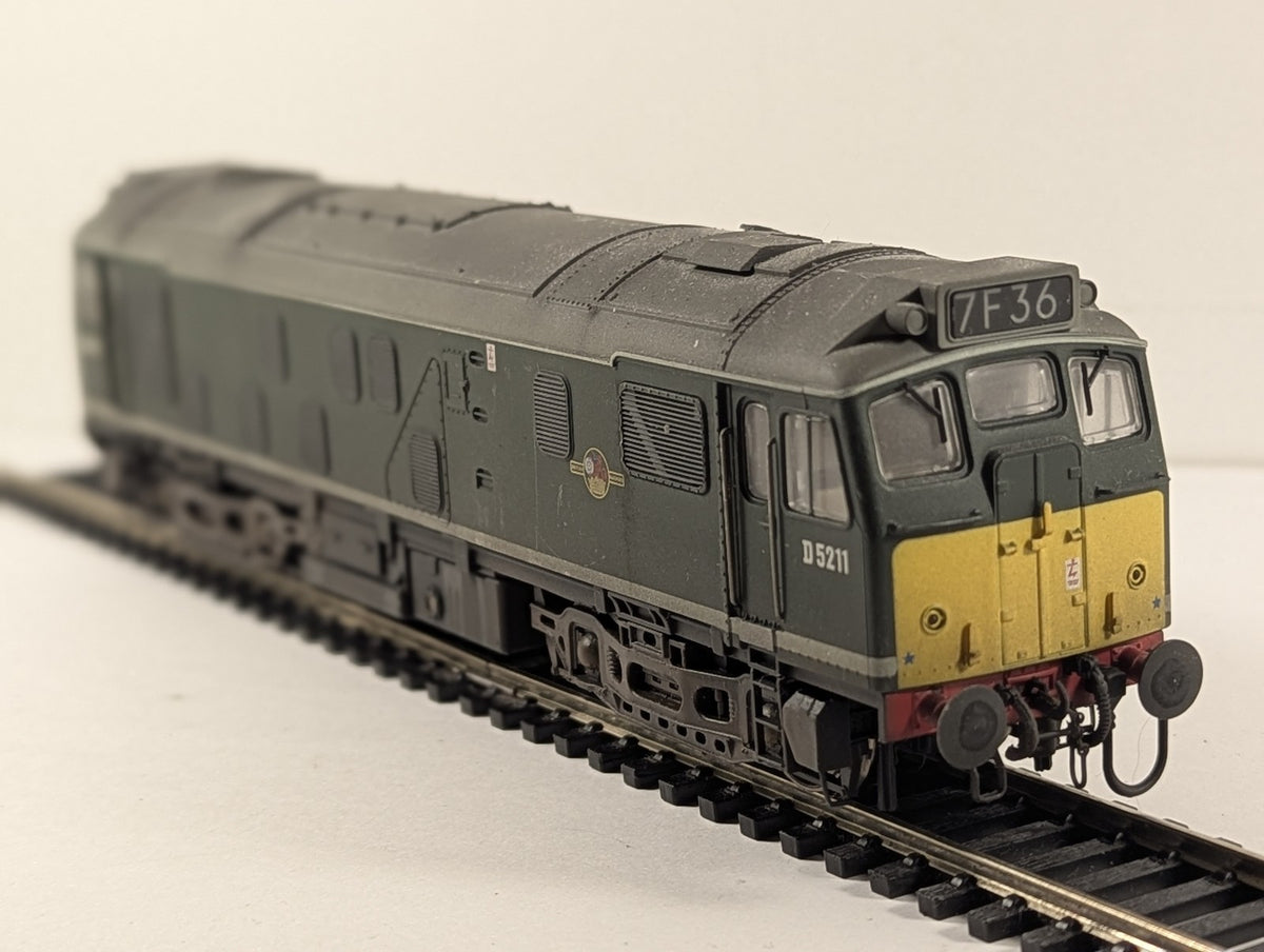 Bachmann Branchline 32-325DC Class 25/1 D5211 in BR Green