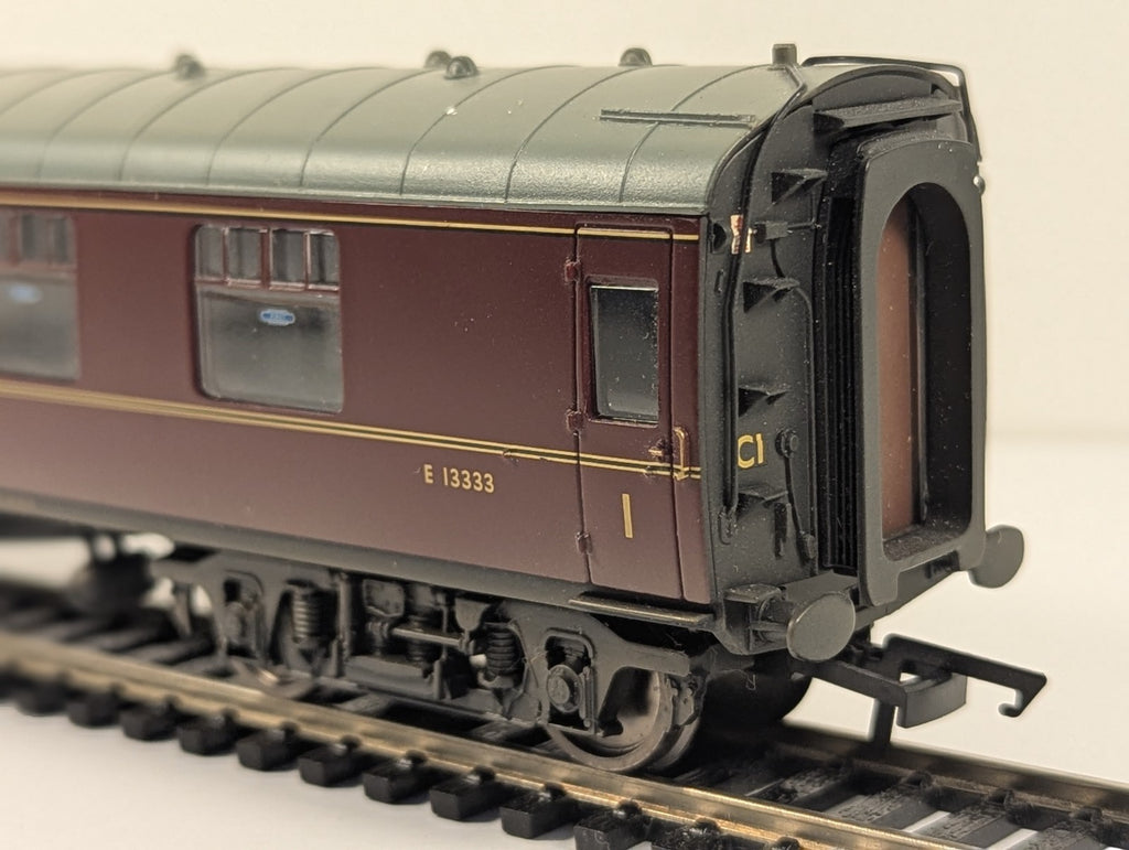 Bachmann 39-051B OO Gauge BR Mk1 FK Corridor First Coach BR Maroon E13333