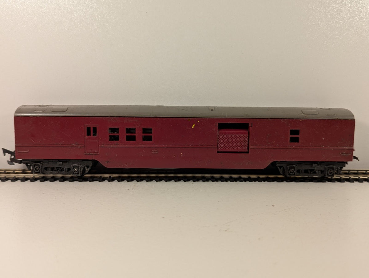 Tri-ang OO Gauge Transcontinental Operating Mail Express Coach (Coupling Bent)