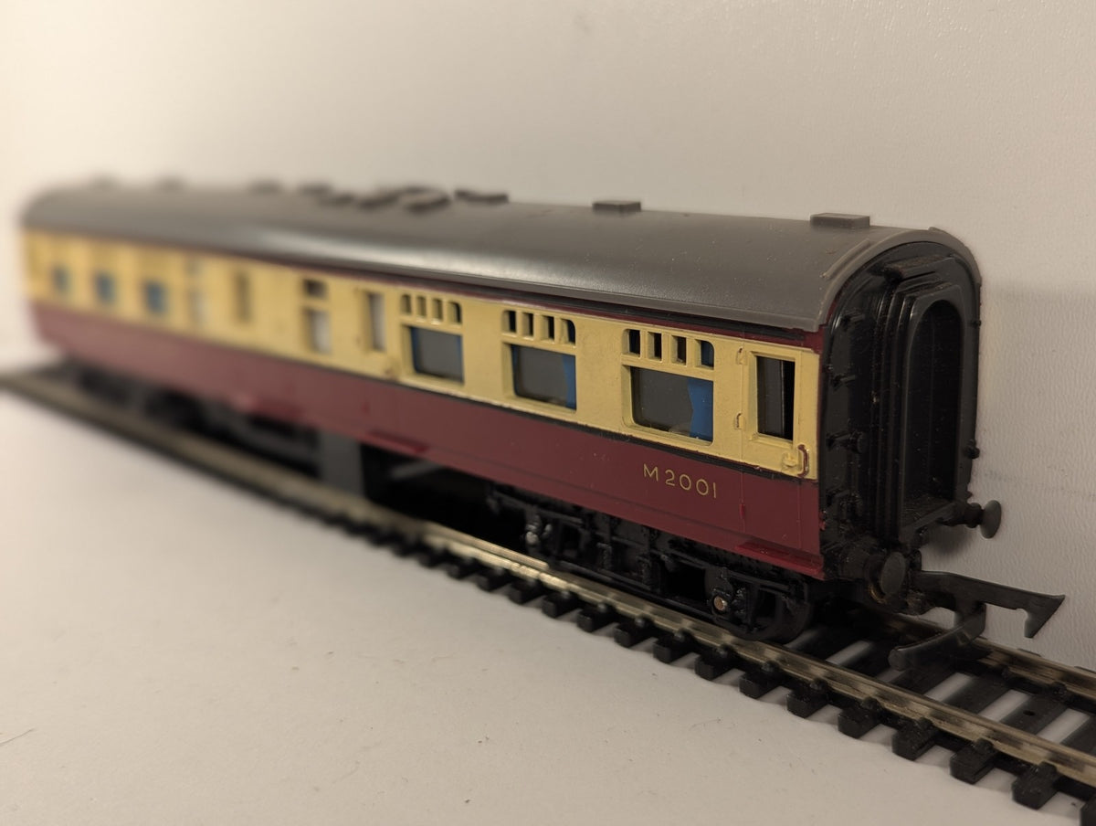 Tri-ang OO Gauge BR Restaurant Car Passenger Coach M2001 BR Crimson and Cream
