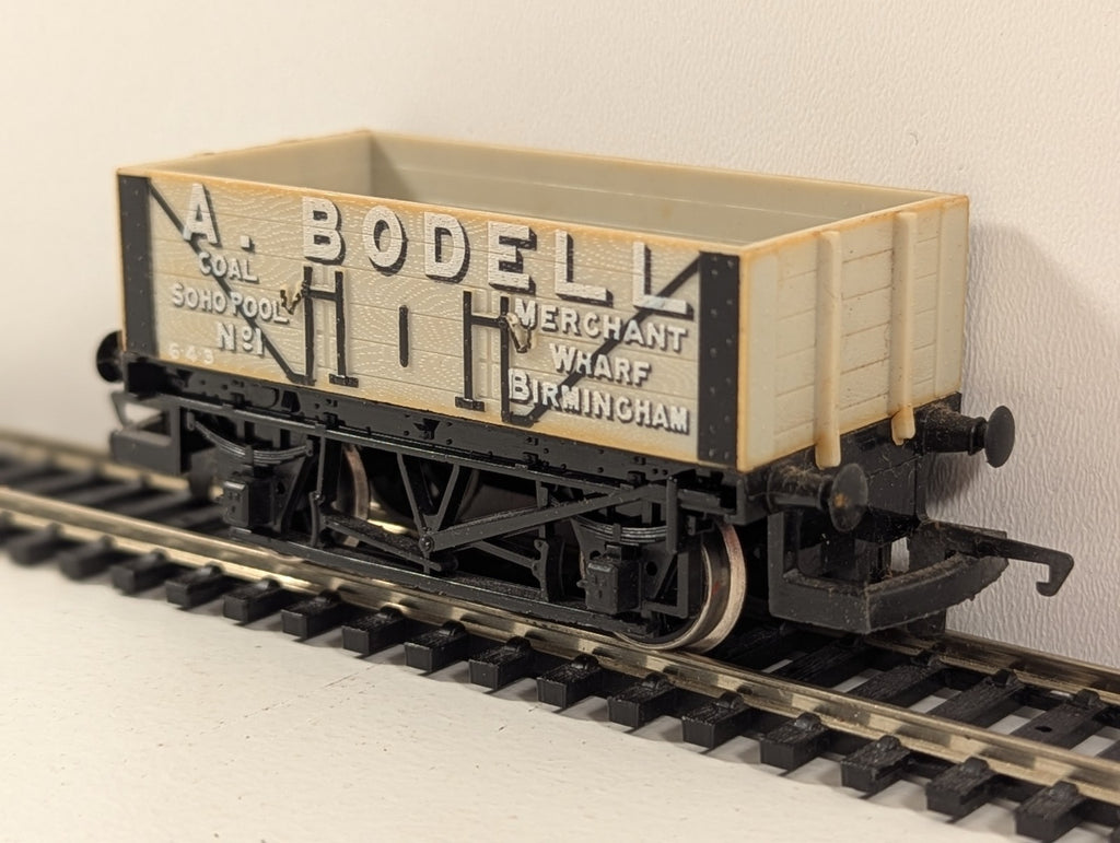 Hornby R012 OO Gauge 5-Plank Open Wagon – A. Bodell