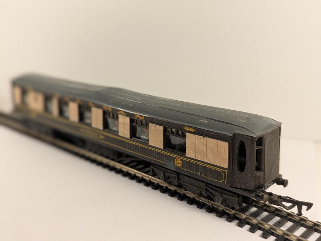 Graham Farish OO Gauge Pullman Coach Iolanthe Boxed