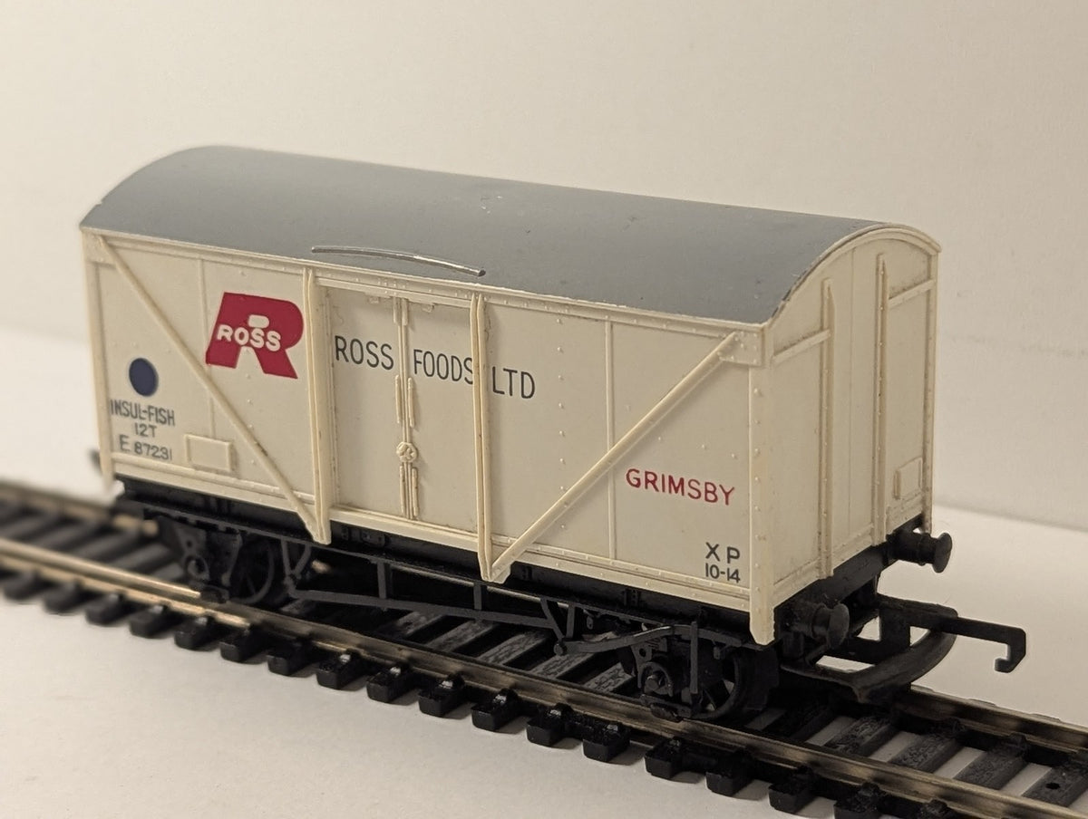 Wrenn OO Gauge Ross Foods 12T Insulated Fish Van Goods Wagon E87231