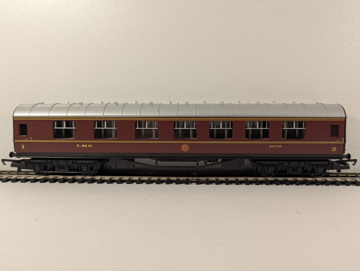 Hornby OO Gauge LMS Composite Coach Passenger Coach 4075 LMS Crimson Lake R.475