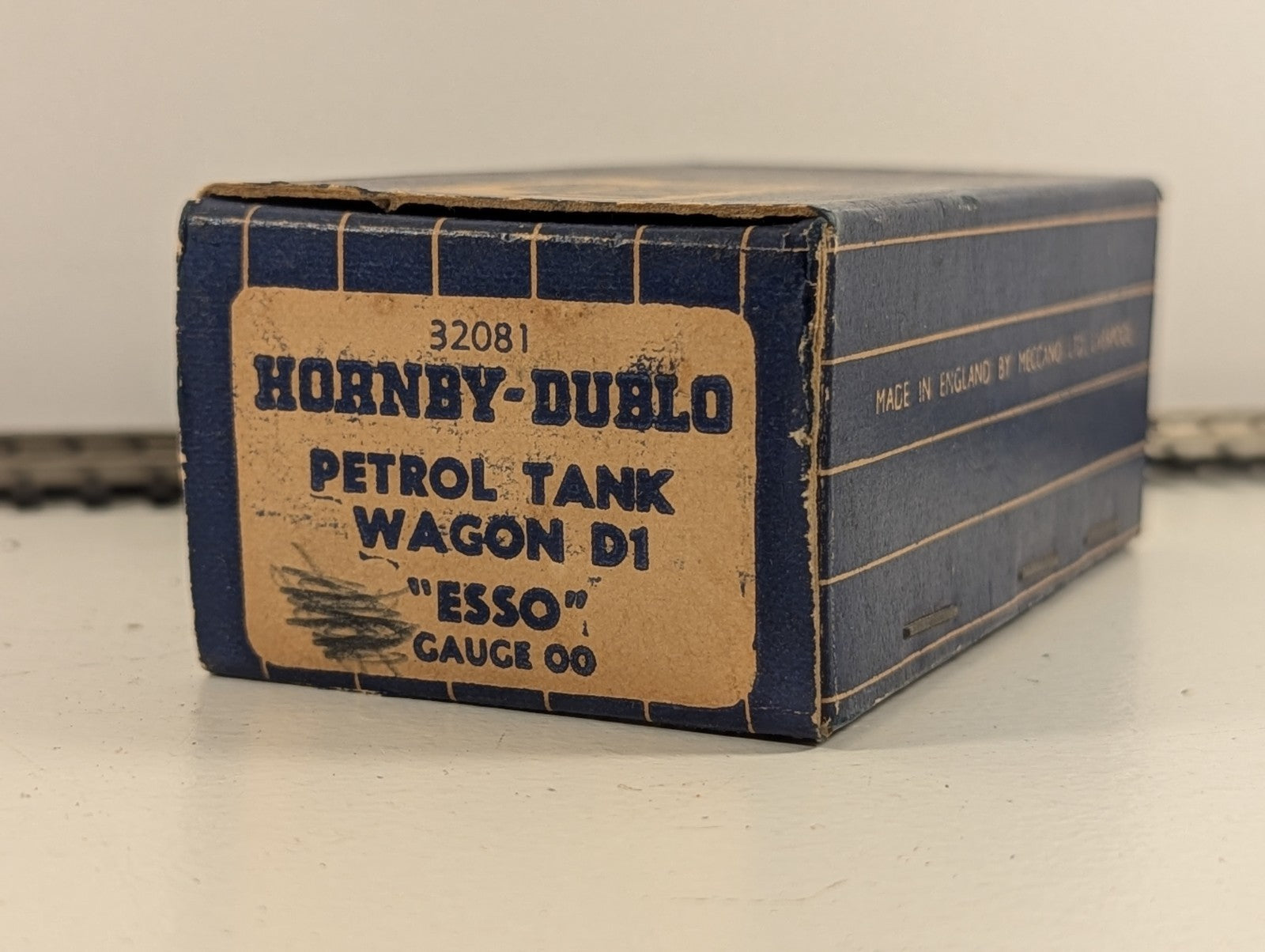 Hornby Dublo 32081 OO Gauge D1 ESSO Petrol Tank Wagon - Boxed